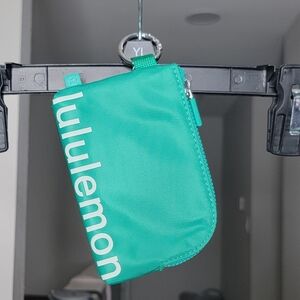 🍋 Lululemon Clippable Card Pouch Maldives color NWT